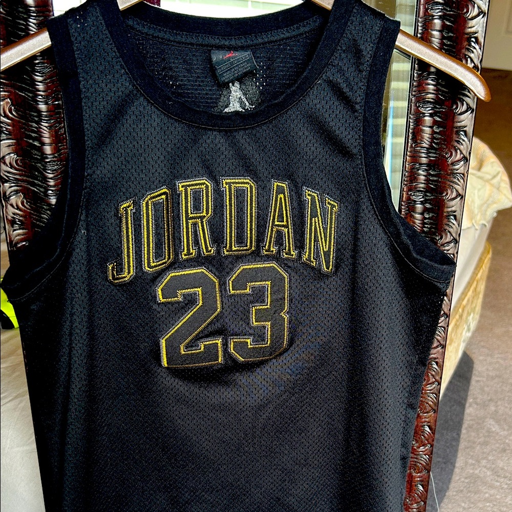 Jordan Boys Large Black Jersey